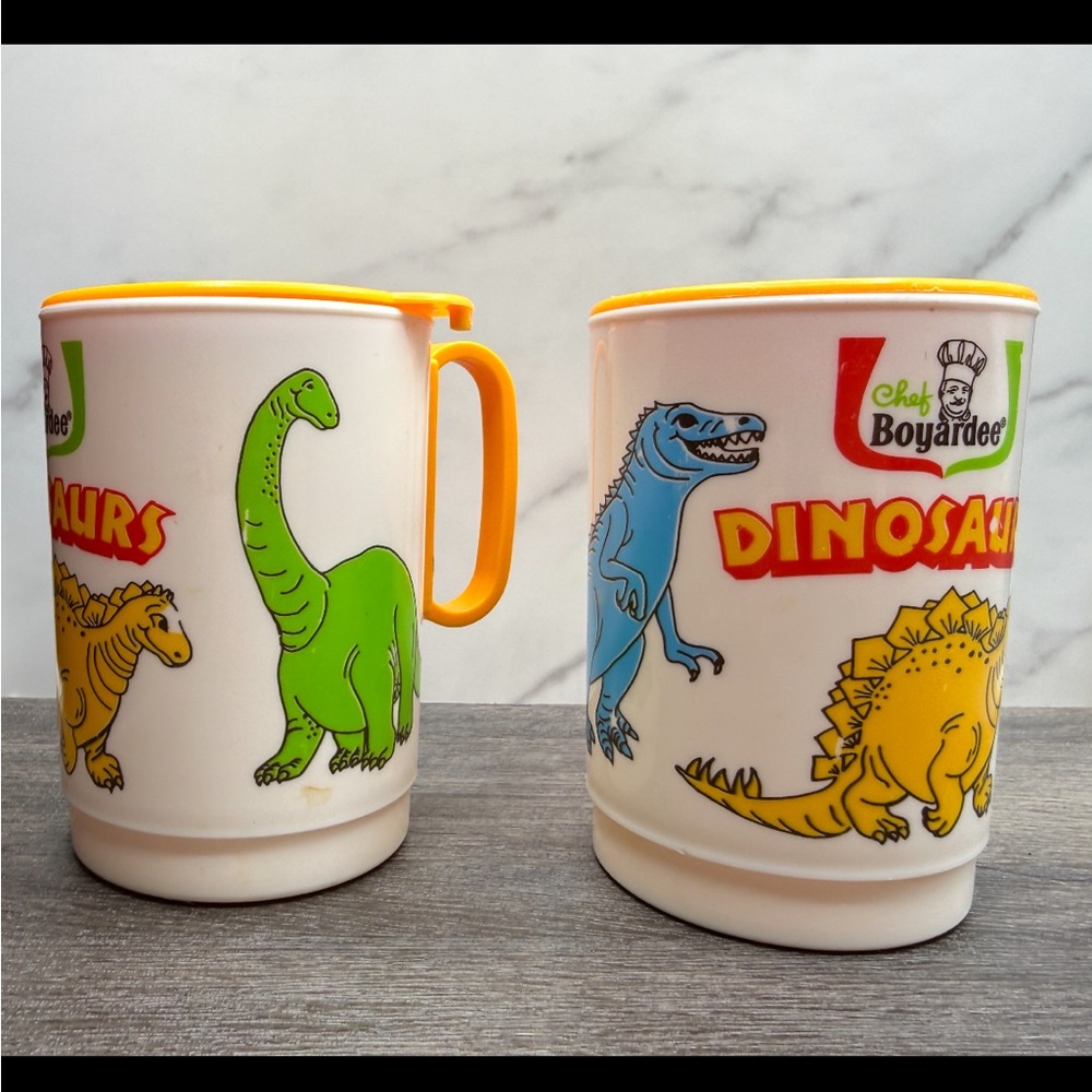 Vintage Chef Boyardee Dinosaurs Plastic Mugs Set of 2 Kids Cup Retro 1980s